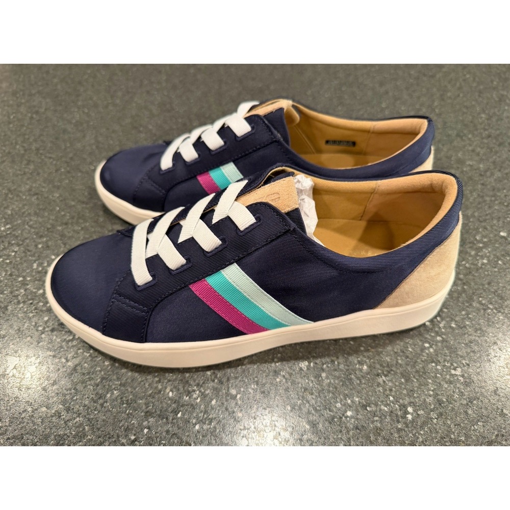 REVITALIGN Women's Slip-On Shiloh Sneaker By‎ Waco, Size 9B  Navy